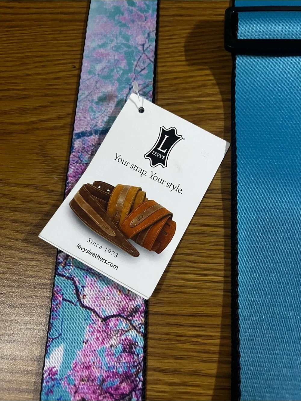 Levy’s Leather-End Guitar Strap with Blue & Floral Print
